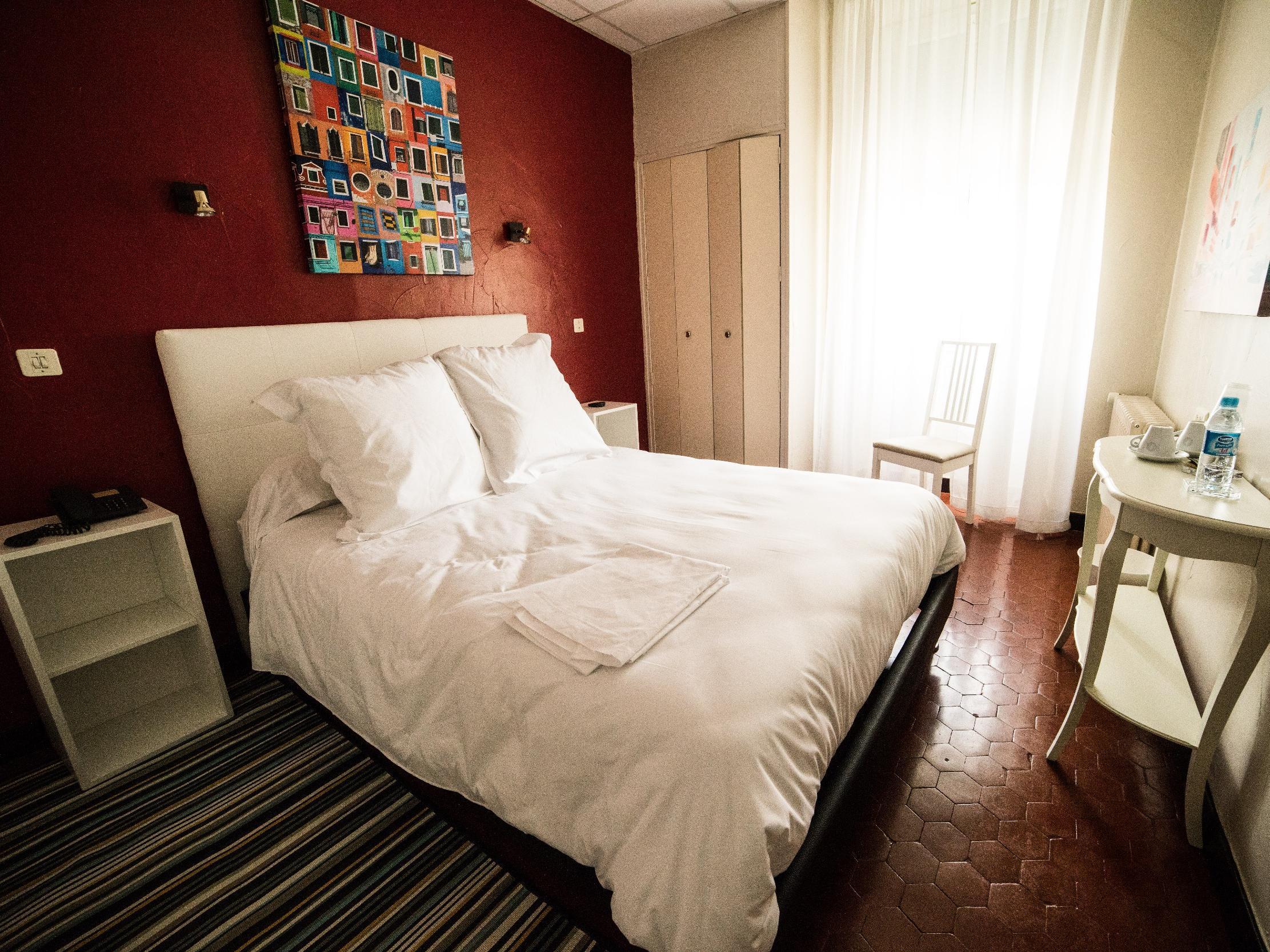 אורנג' Citotel Hotel De Provence מראה חיצוני תמונה