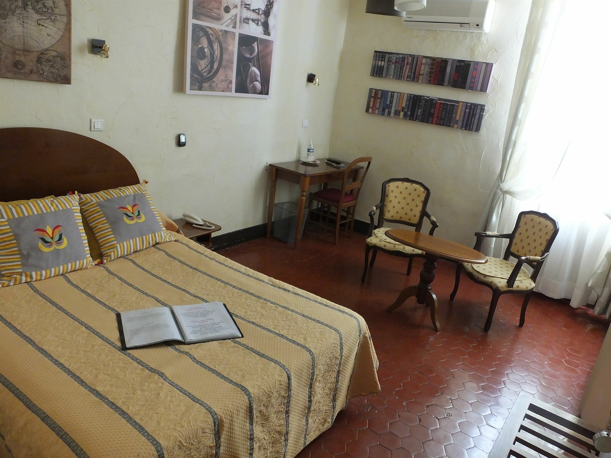 אורנג' Citotel Hotel De Provence מראה חיצוני תמונה